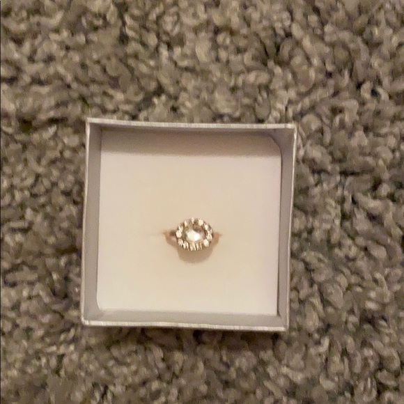 Gold ring - Picture 2 of 2